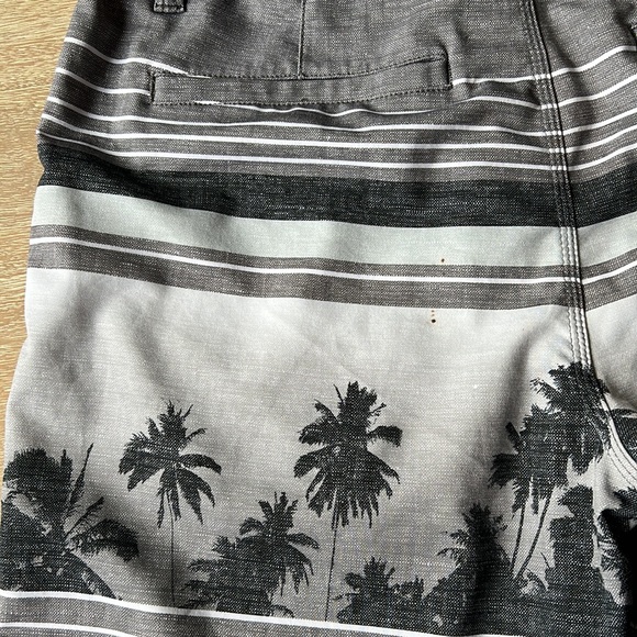 O'neill Men's Monstera Divide-Gray Palm Bermuda Shorts Back Zipper Size 32 - Picture 14 of 14